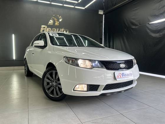 KIA CERATO 1.6 E.221 SEDAN 16V GASOLINA 4P AUTOMÁTICO